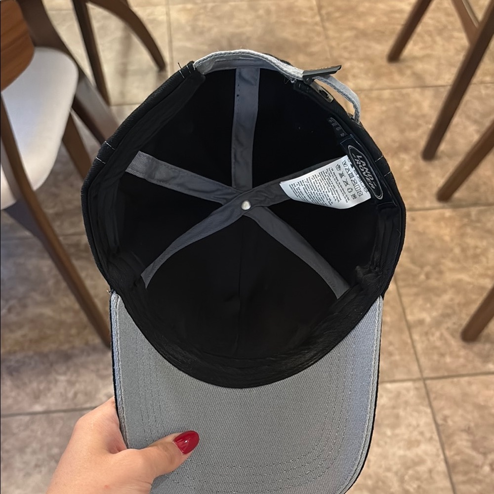 Land Rover Black Cap - Picture 4 of 4